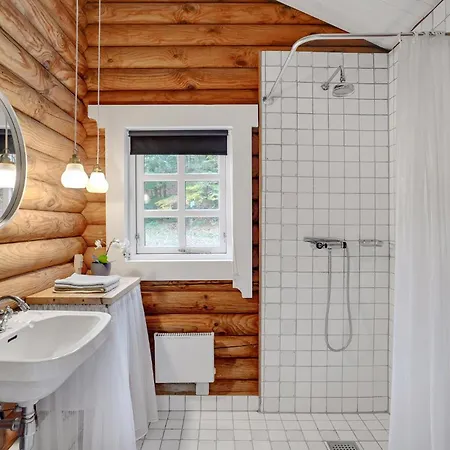 2 Bedroom Cozy In *