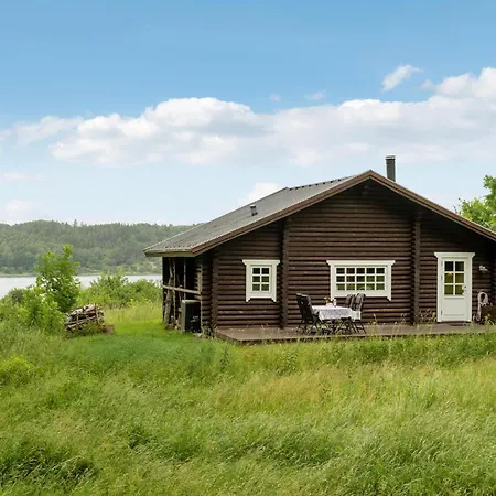 2 Bedroom Cozy In Hébergement de vacances *