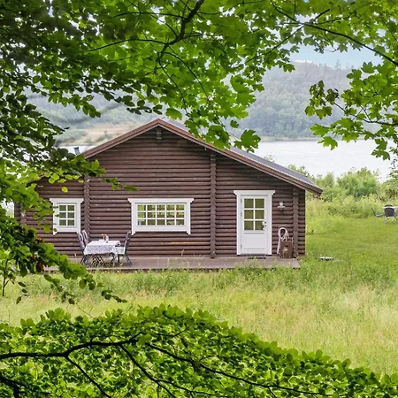 2 Bedroom Cozy In