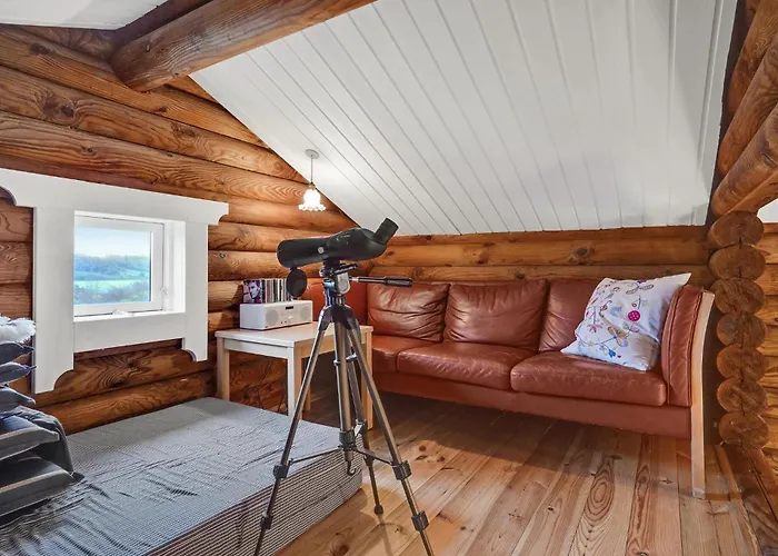 2 Bedroom Cozy In Holiday home