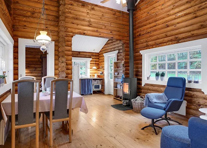2 Bedroom Cozy In Holiday home