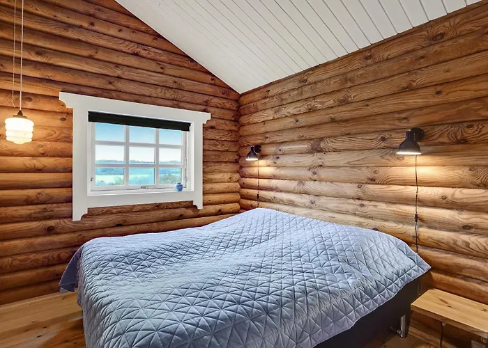 2 Bedroom Cozy In