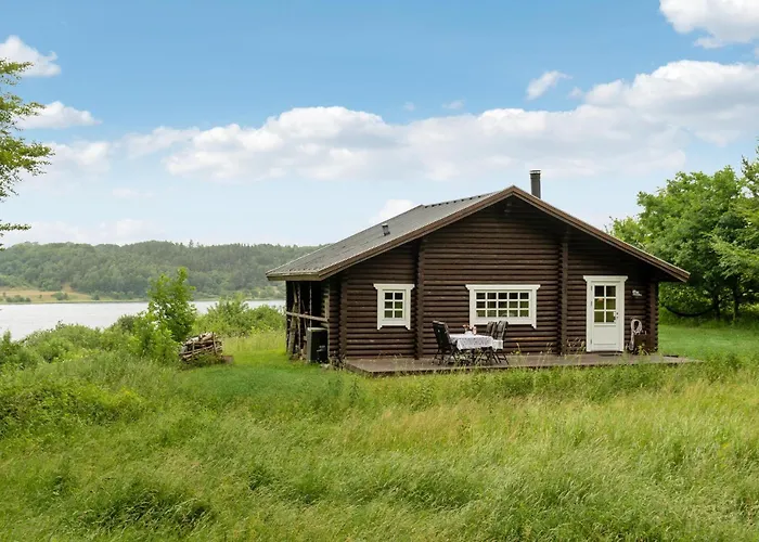 2 Bedroom Cozy In Holiday home *
