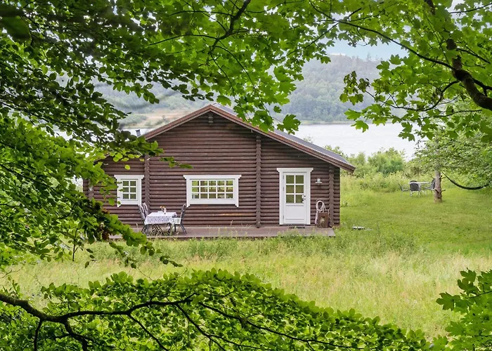2 Bedroom Cozy In